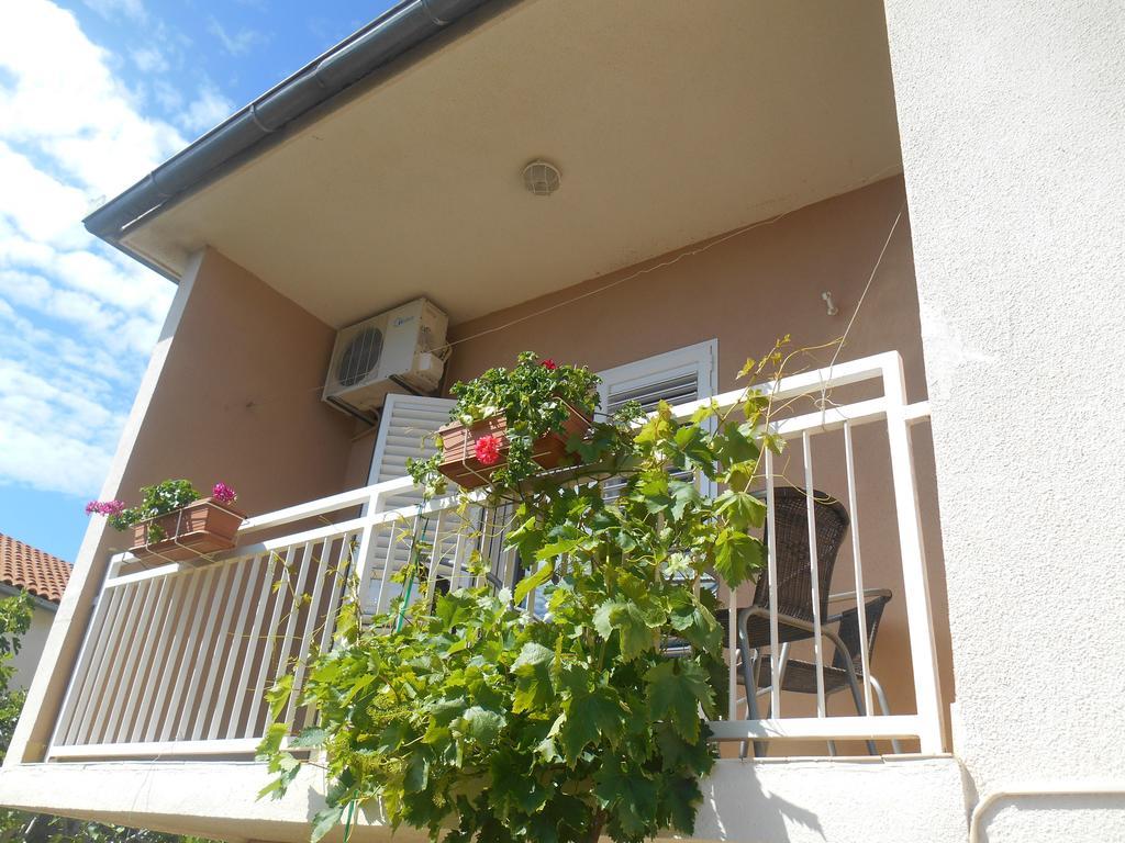 Apartments Jerkin Tribalj Cameră foto